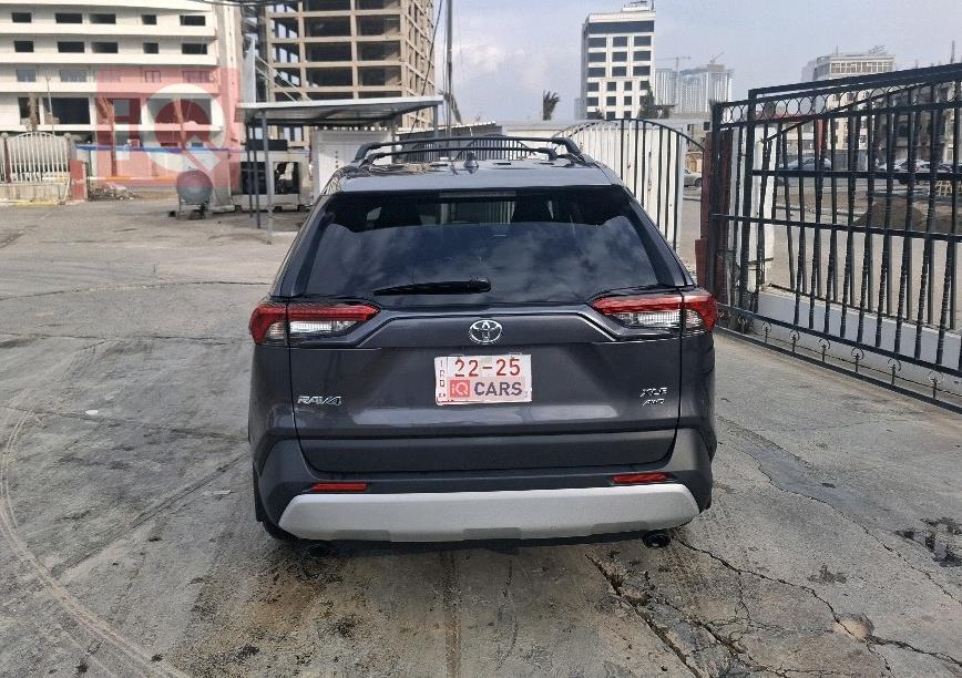 تۆیۆتا ڕاڤ 4